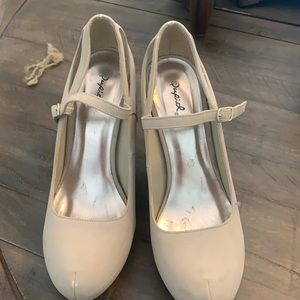 Qupid size 9 nude heel